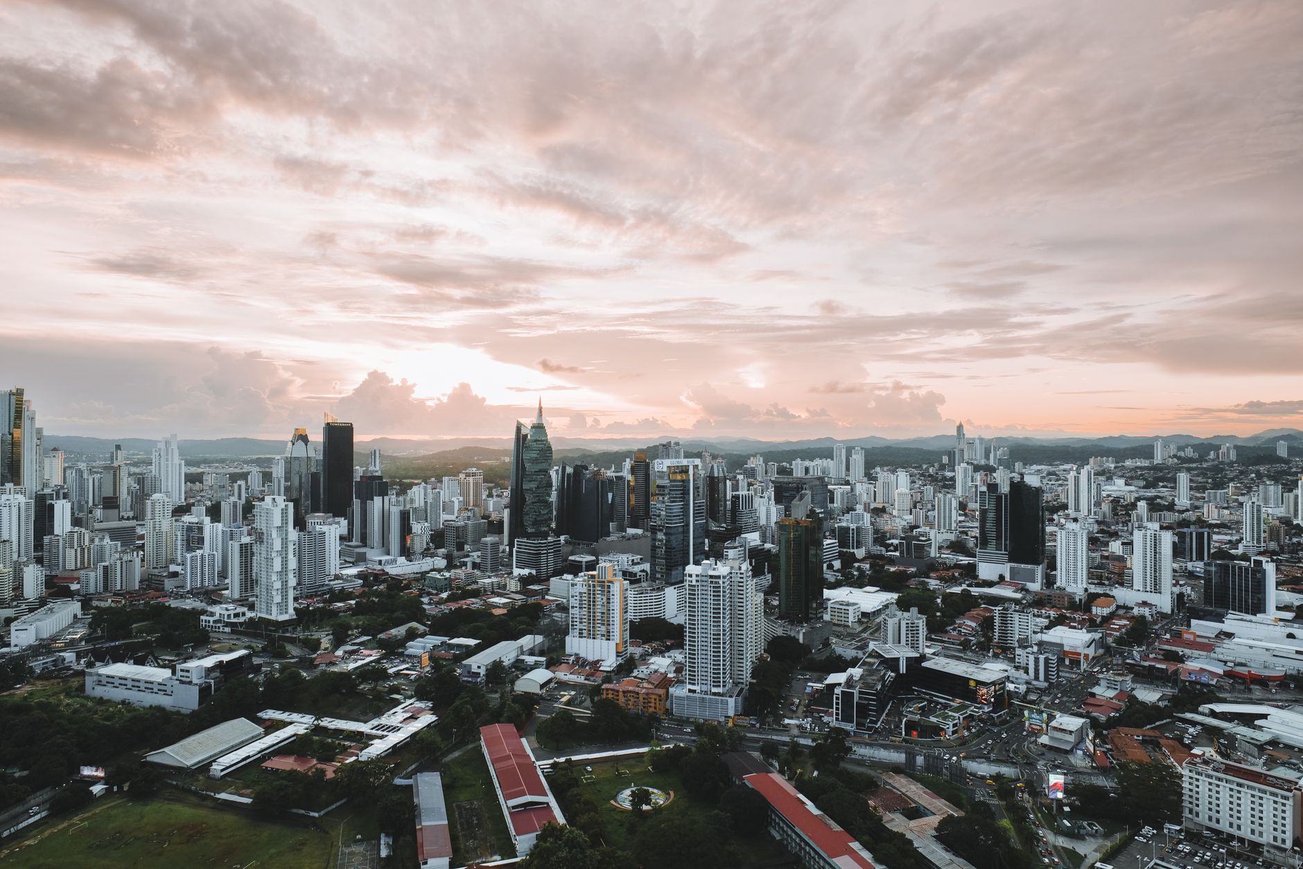 City 14840760 Luis Quintero 1880x1253 wallpaper