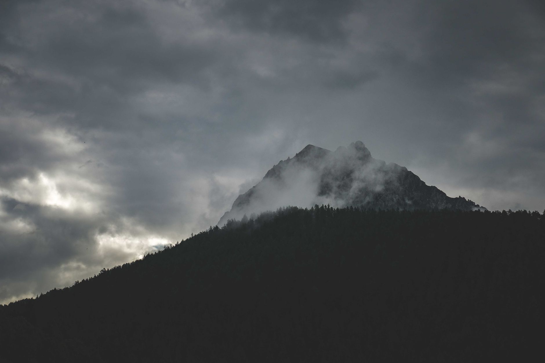 Dark 13007779 Francesco Ungaro 1880x1253 wallpaper
