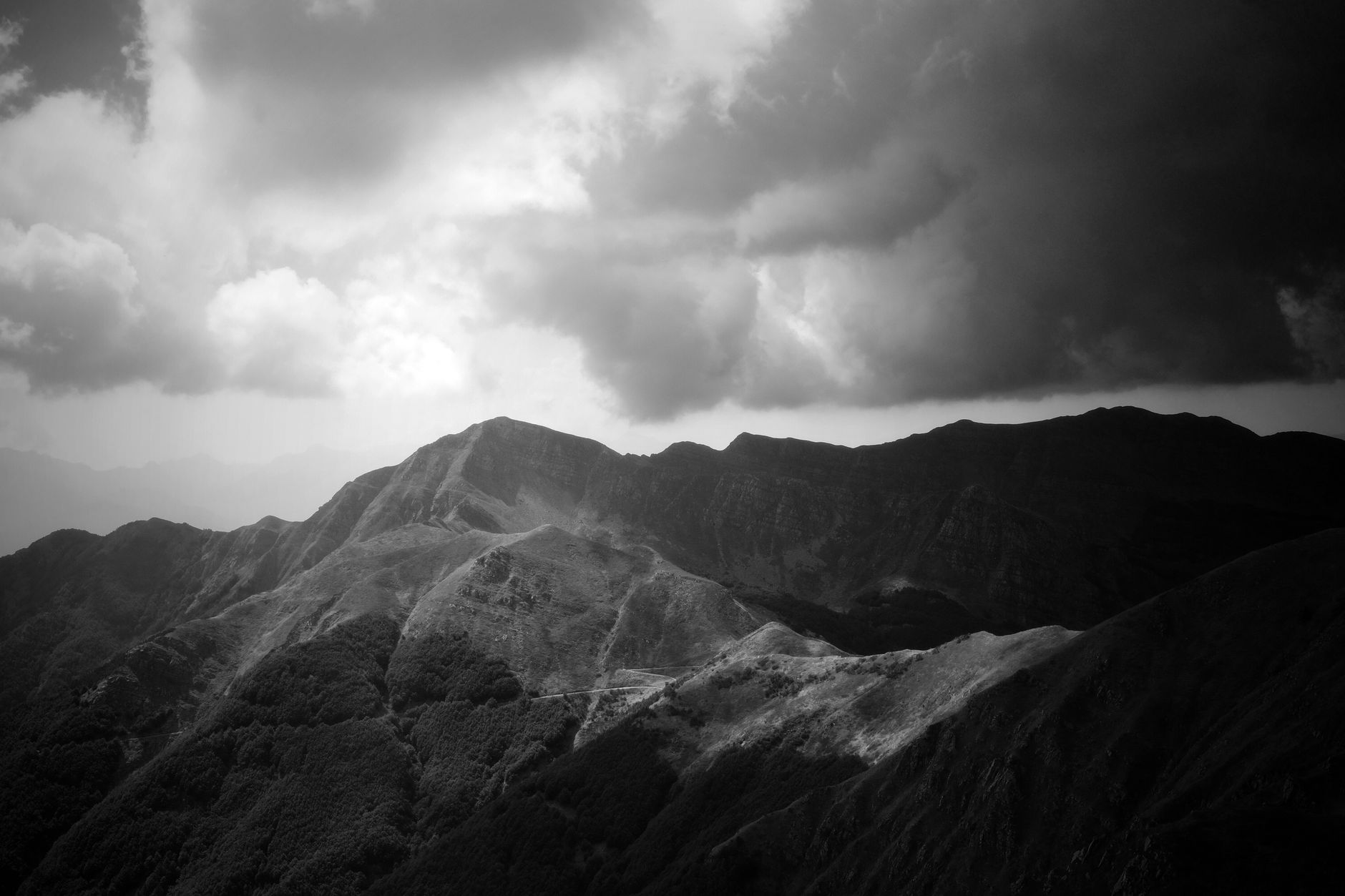Dark 38870624 Ommy 1880x1253 wallpaper